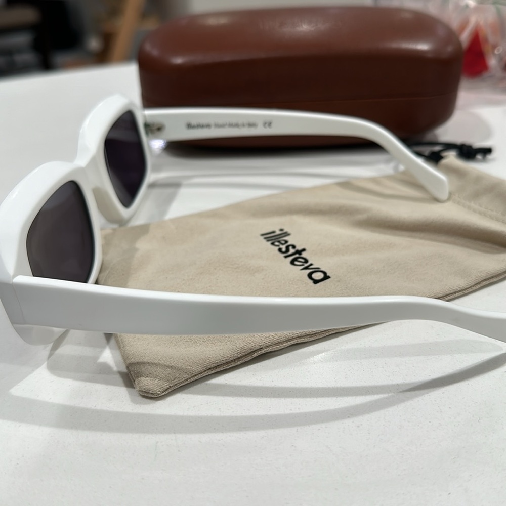 Illesteva Vinyl Matte Rectangular Sunglasses - image 6